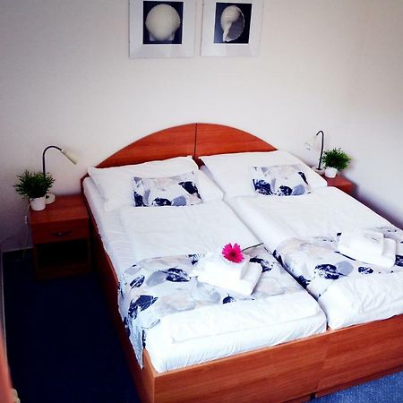 Hotel S-Centrum Benesov  Extérieur photo