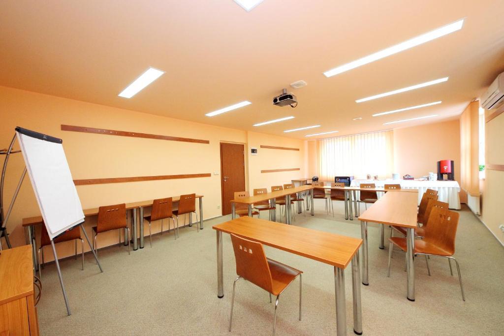Hotel S-Centrum Benesov  Extérieur photo