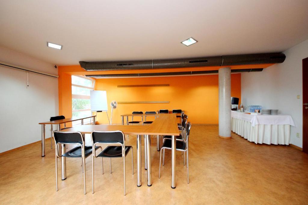 Hotel S-Centrum Benesov  Extérieur photo