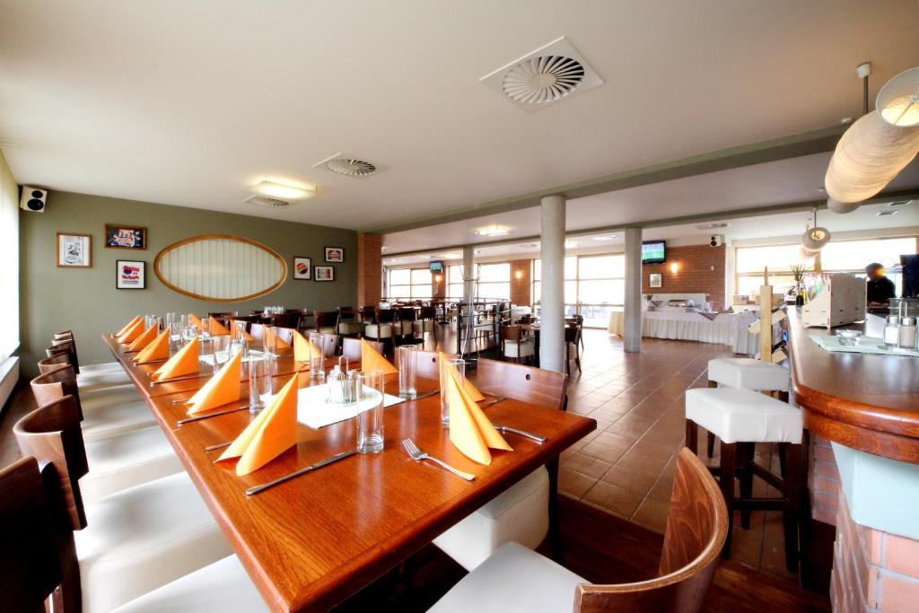 Hotel S-Centrum Benesov  Extérieur photo