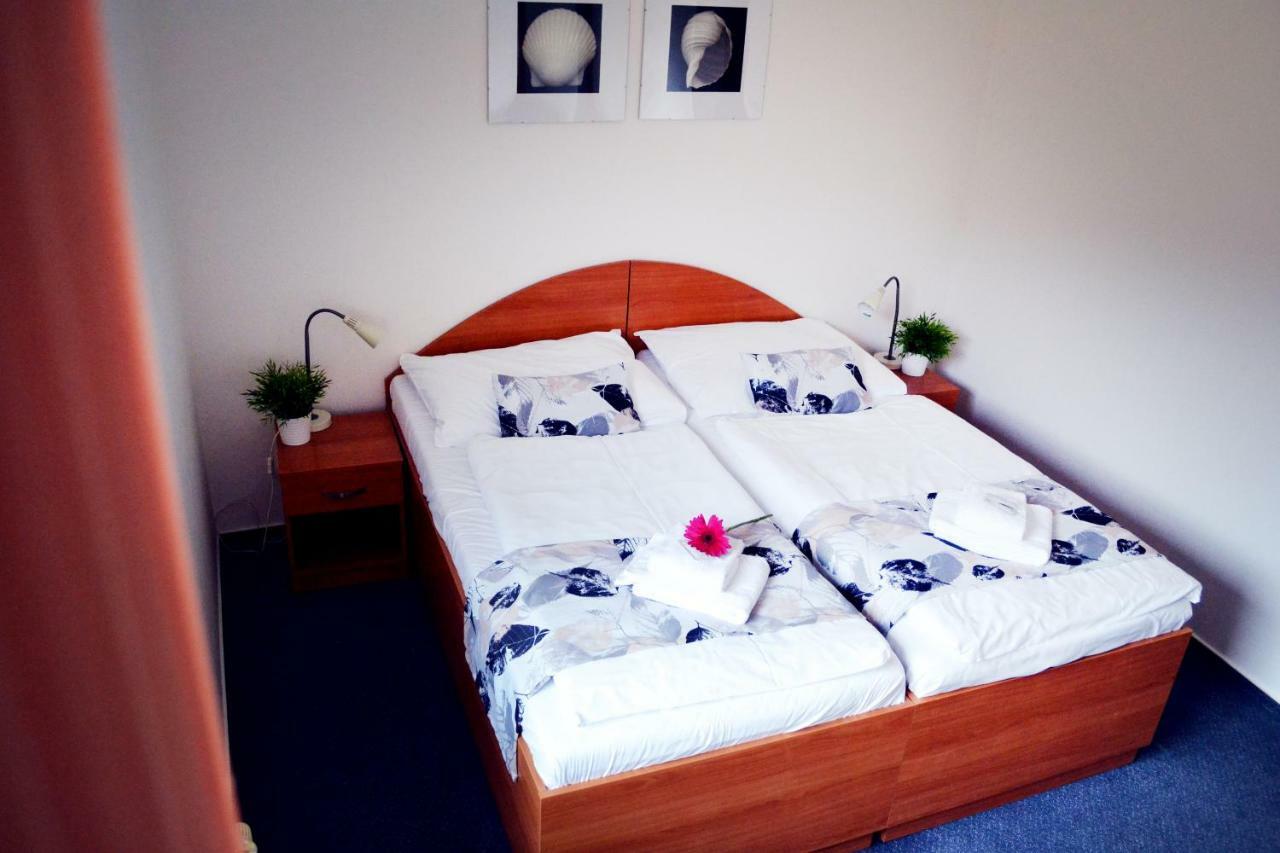 Hotel S-Centrum Benesov  Extérieur photo