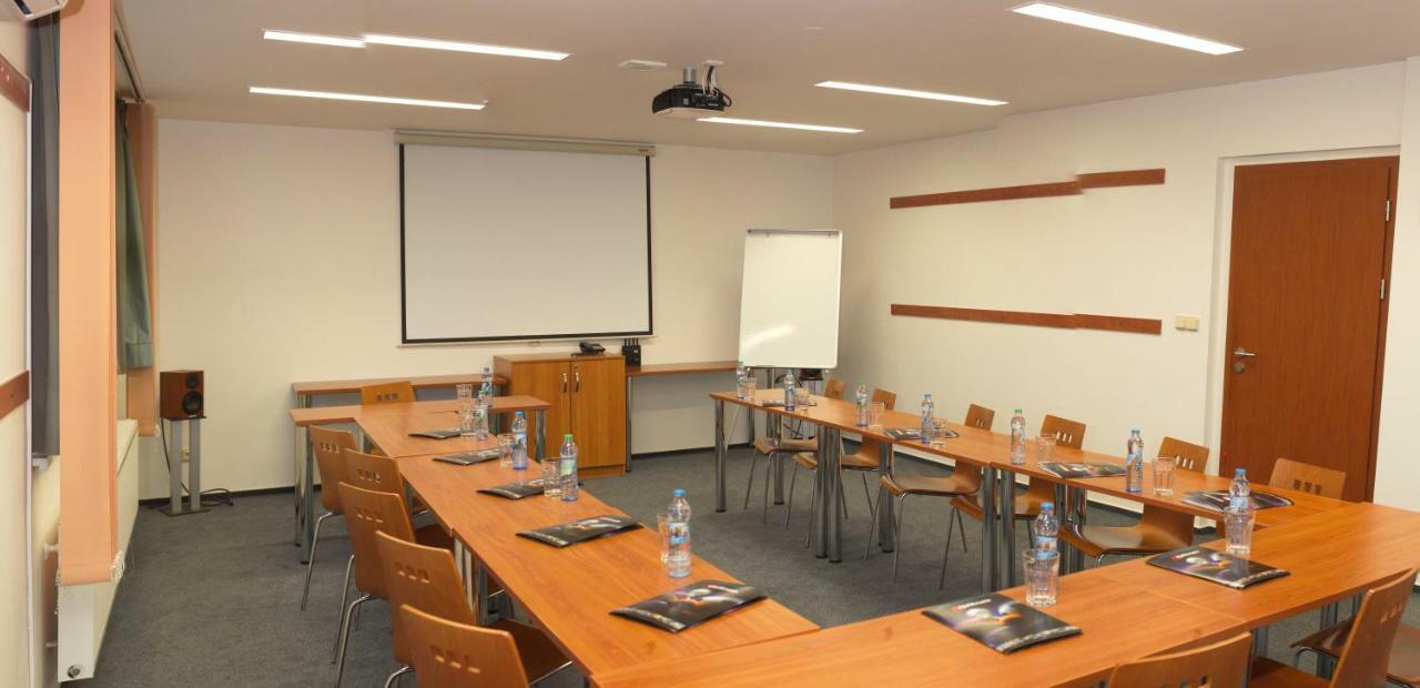 Hotel S-Centrum Benesov  Extérieur photo