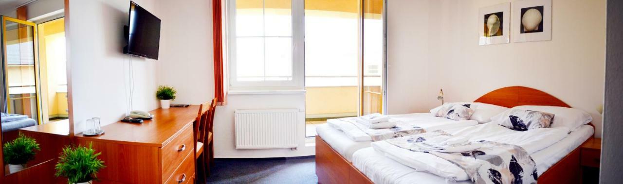 Hotel S-Centrum Benesov  Extérieur photo